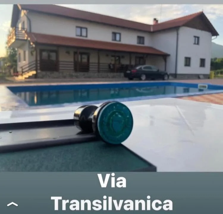 Piscina încălzită a Pensiunii Ony